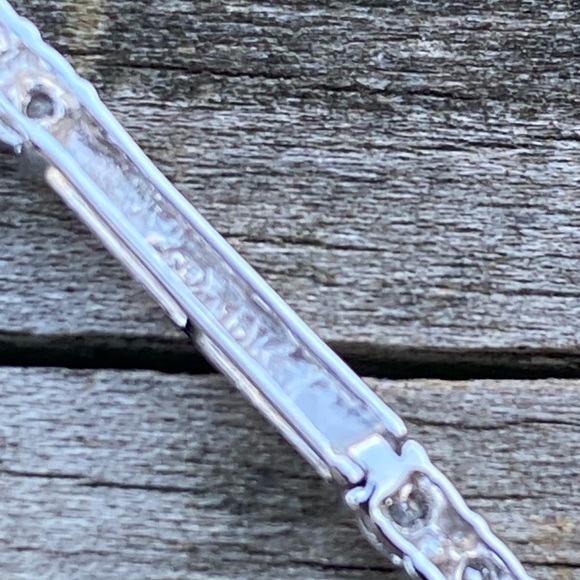 Genuine Diamond 10k white gold linear pendant with center hinge stamped - Picture 9 of 9